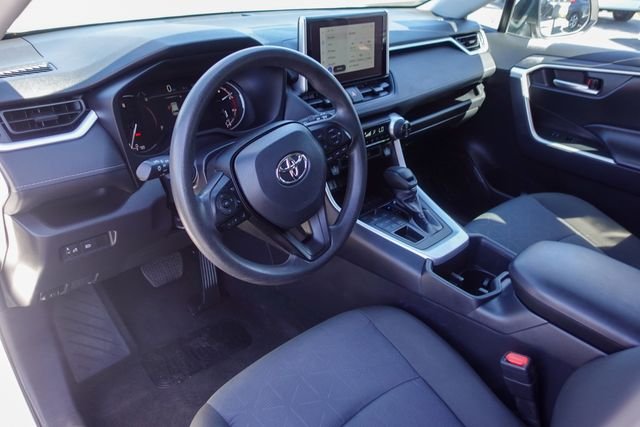 2024 Toyota RAV4 XLE - Photo 14