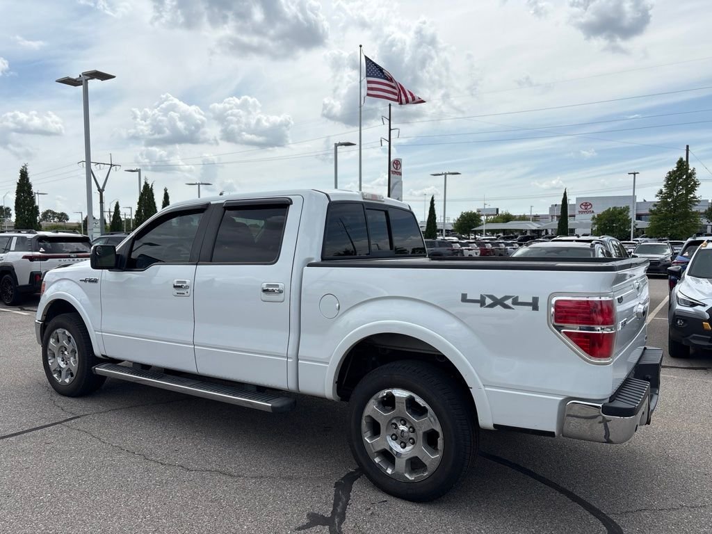 Used 2010 White Ford Lariat image 6