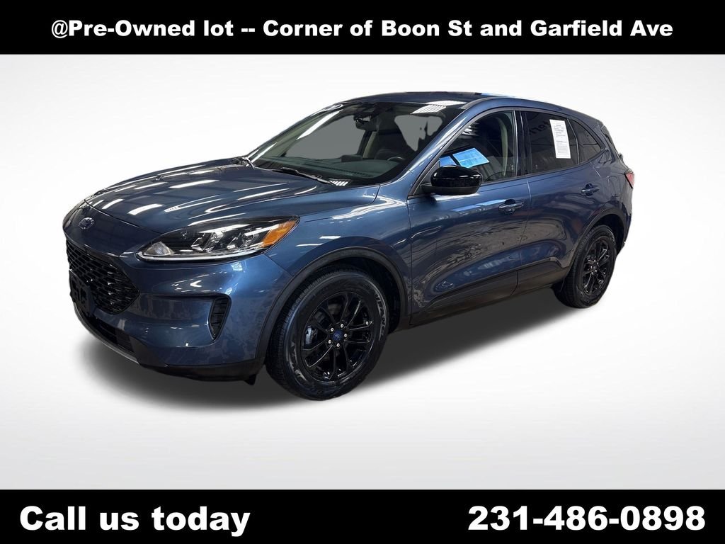 Used 2020 Blue Ford SE Sport image 1