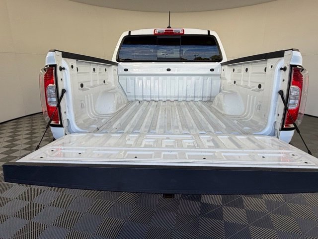Certified Used 2022 White GMC AT4 w/Cloth image 39