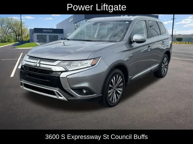 Used 2020 Silver Mitsubishi SEL image 8