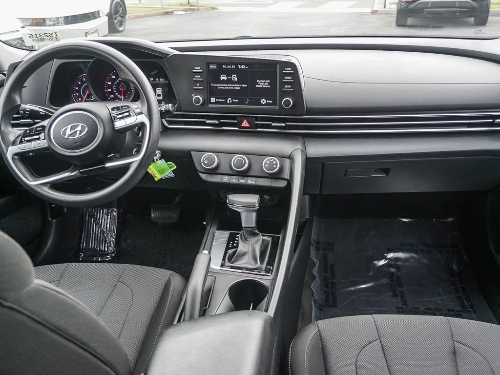 Used 2023 Blue Hyundai SE image 14