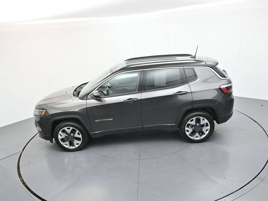 Used 2022 Crystal Metallic Jeep Limited image 22