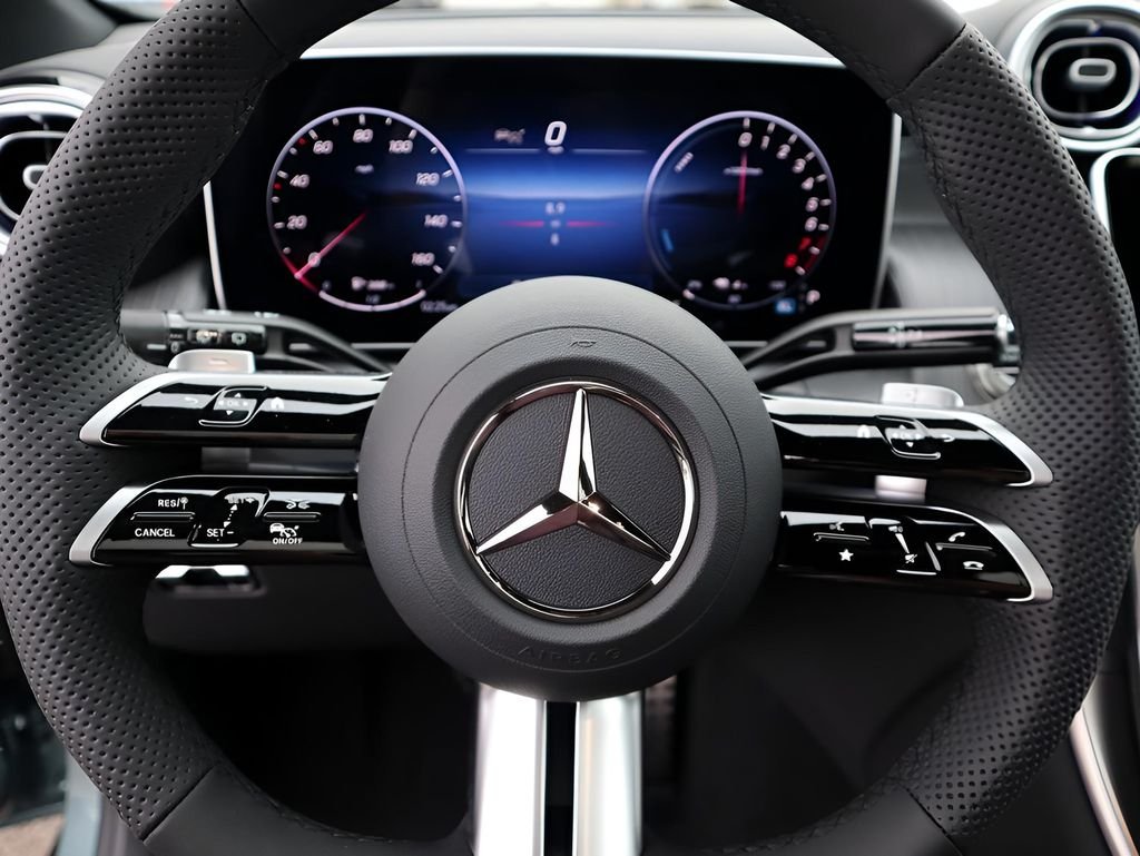 Used 2026 Verde Silver Metallic Mercedes-Benz GLC 350e image 33