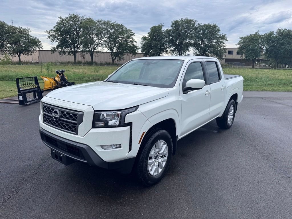 Used 2023 Glacier White Nissan SV image 3