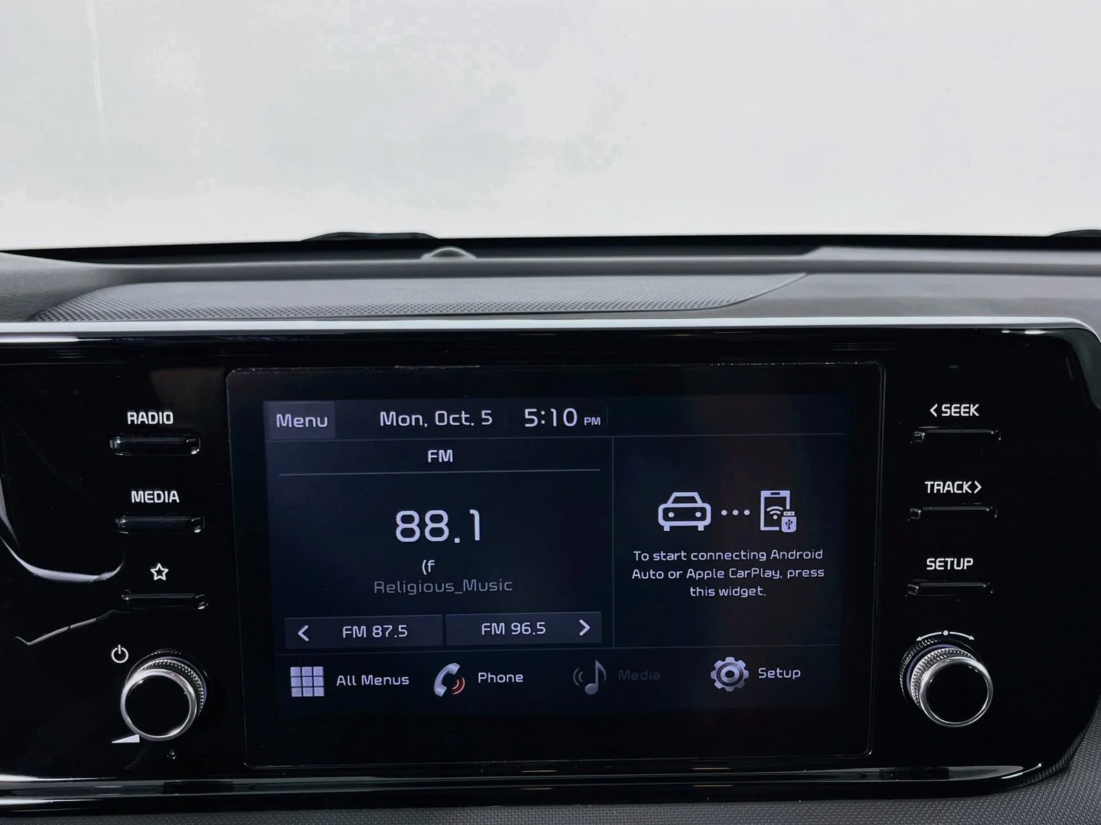 Used 2023 Gray Kia LXS image 16