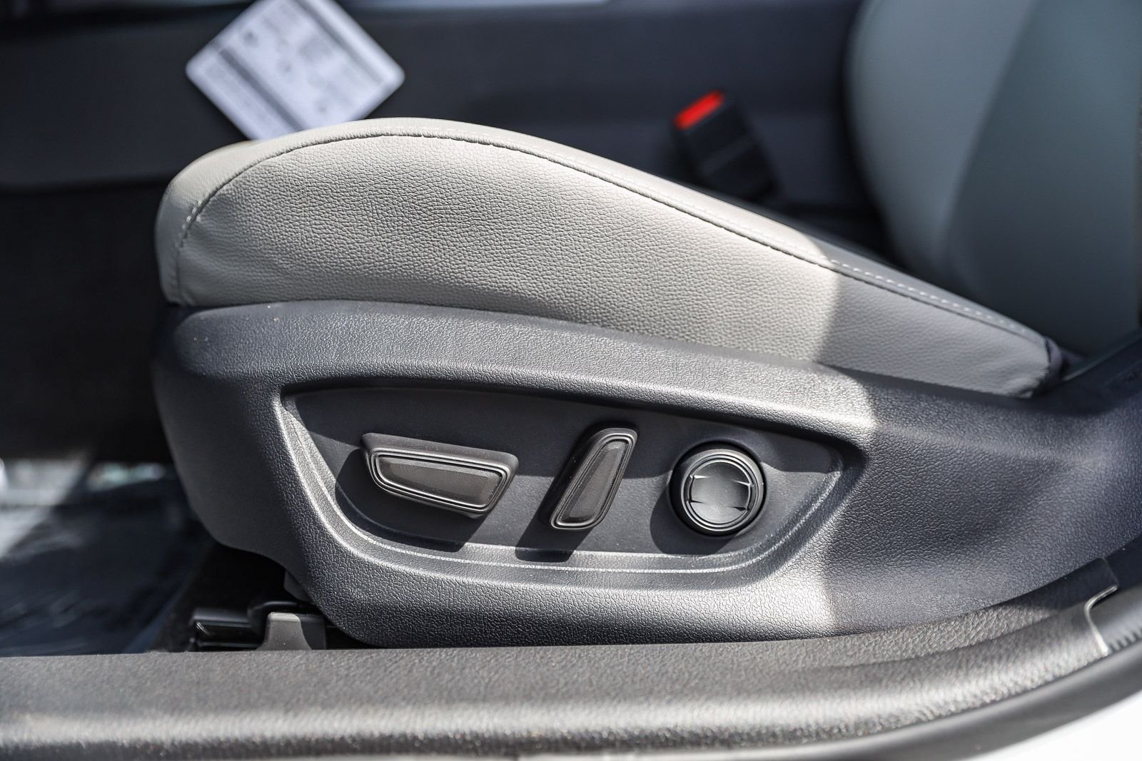 2026 Toyota Camry SE - Photo 21