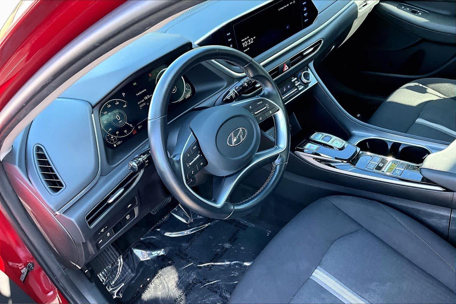 Used 2023 Ultimate Red Hyundai SEL image 18