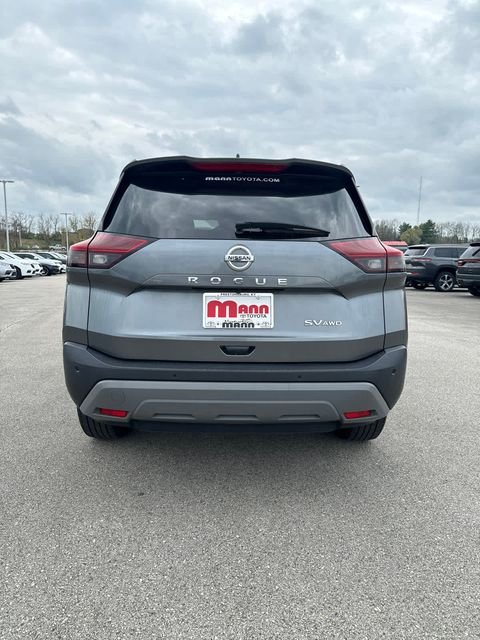 Used 2021 Gray Nissan SV image 9