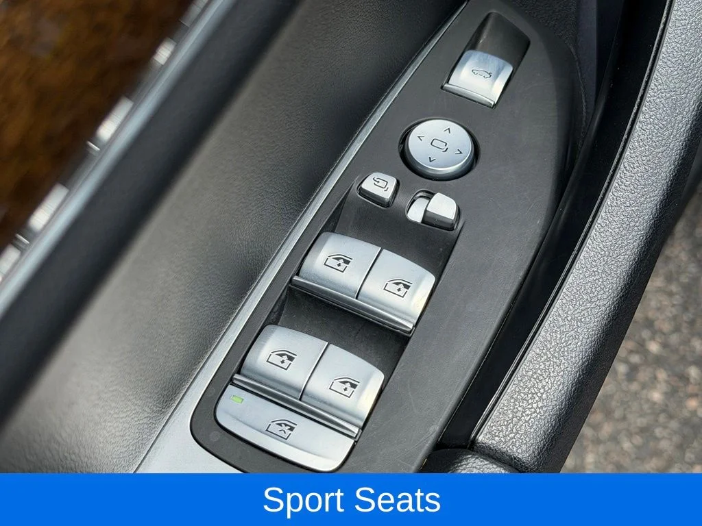 Used 2023 Black BMW sDrive30i image 22