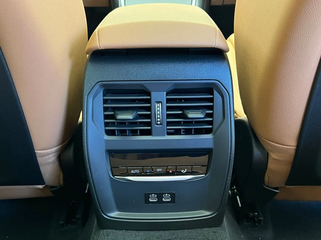 2026 BMW 3 Series 330i - Photo 9