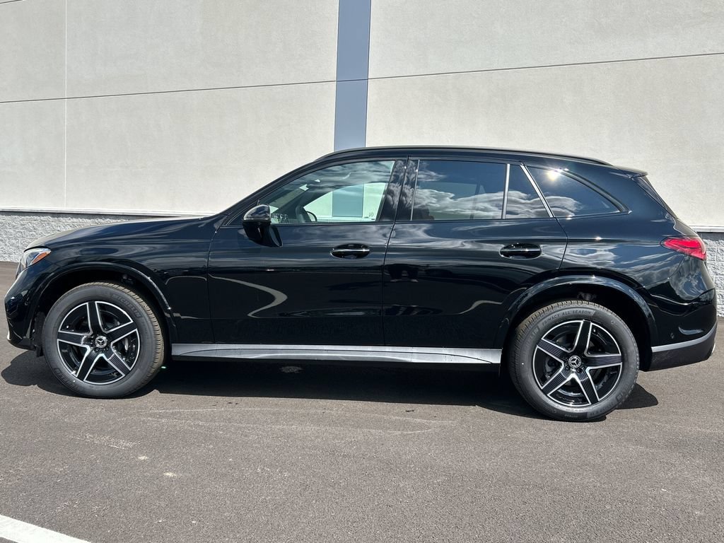 New 2027 Black Mercedes-Benz GLC 300 image 40