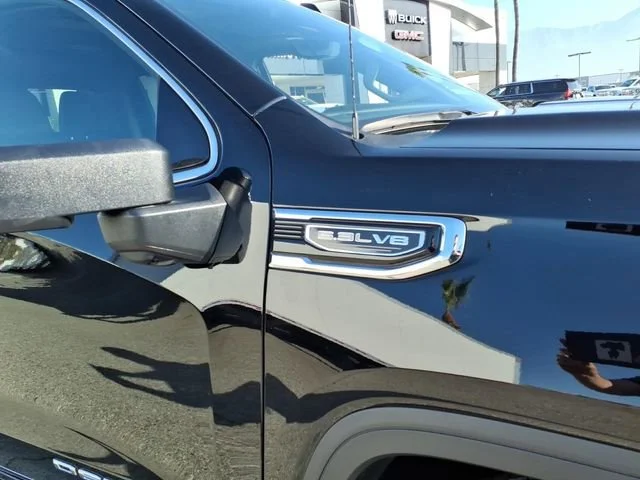 Used 2025 Onyx Black GMC Denali image 4