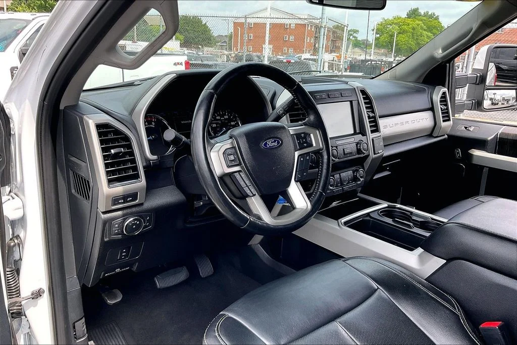 Used 2021 White Ford Lariat image 13