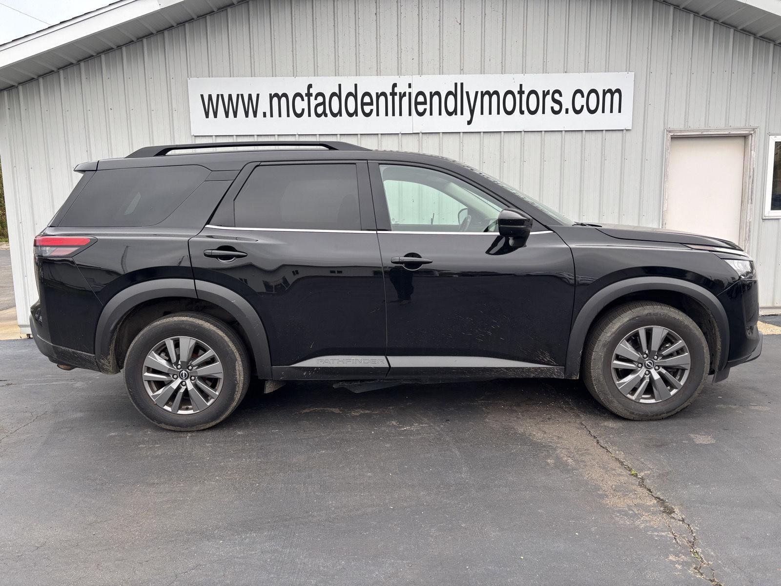 2025 Nissan Pathfinder SV
