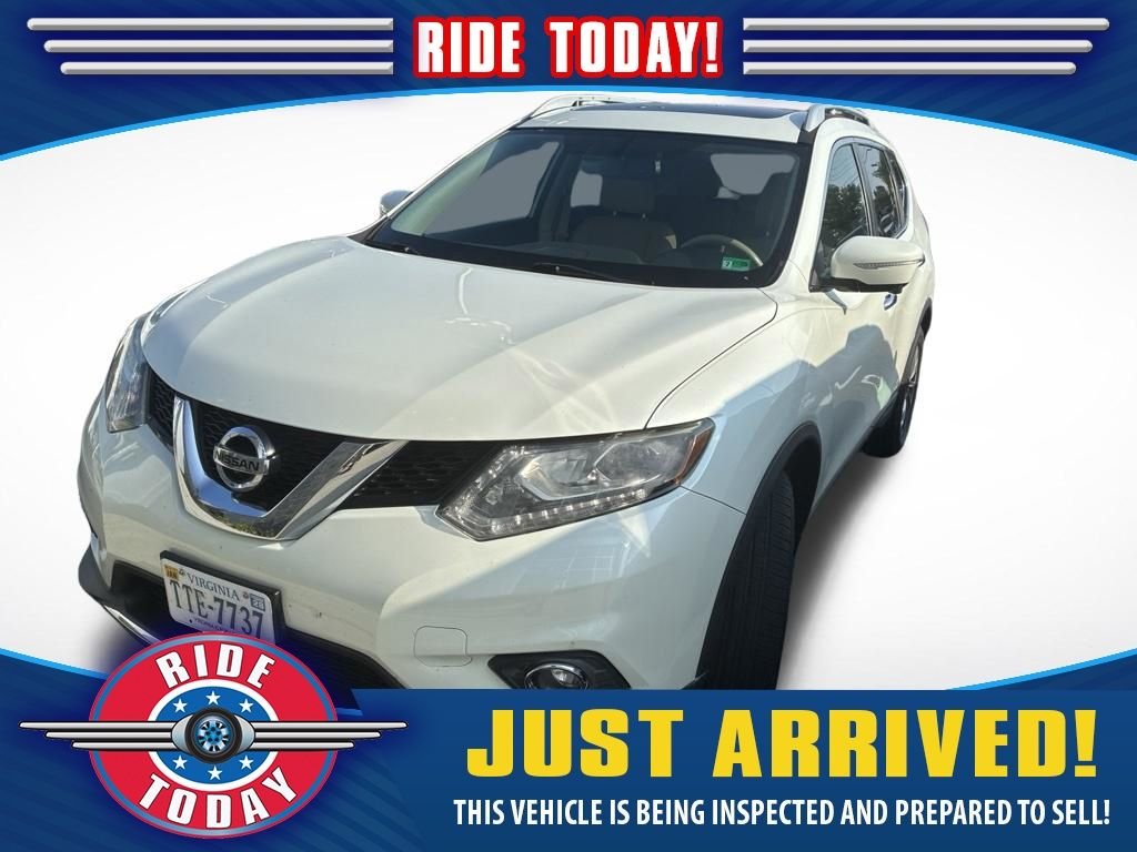Used 2015 White Nissan SL image 1