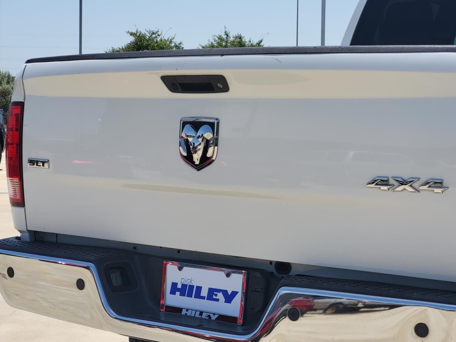 Used 2017 Bright White Clearcoat Ram SLT image 5