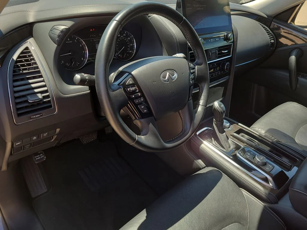 Used 2024 Gray INFINITI LUXE image 25