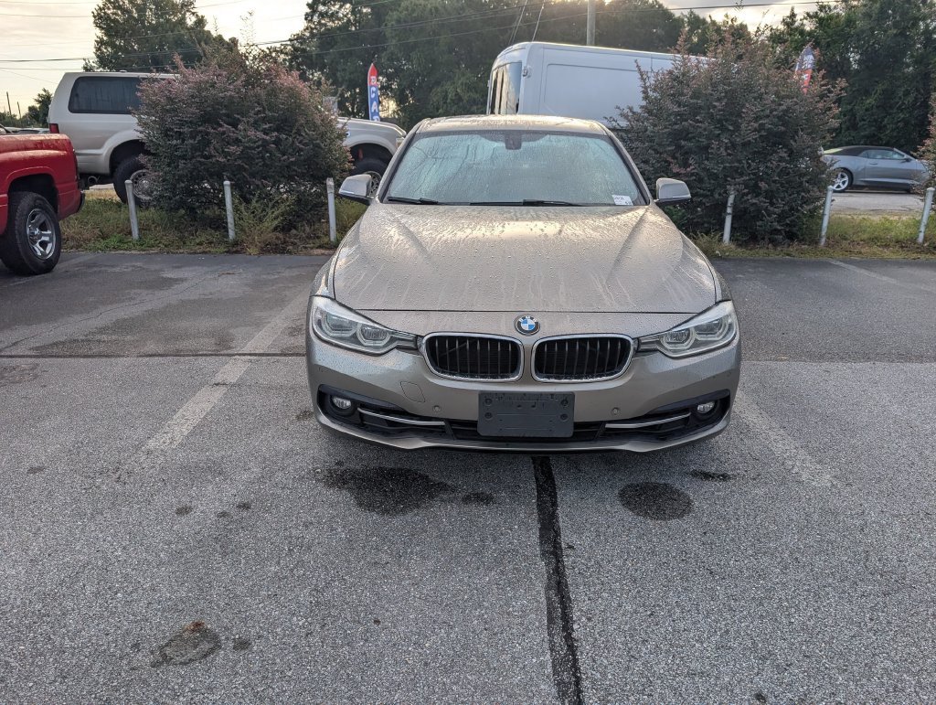 Used 2017 Silver BMW 330i image 4