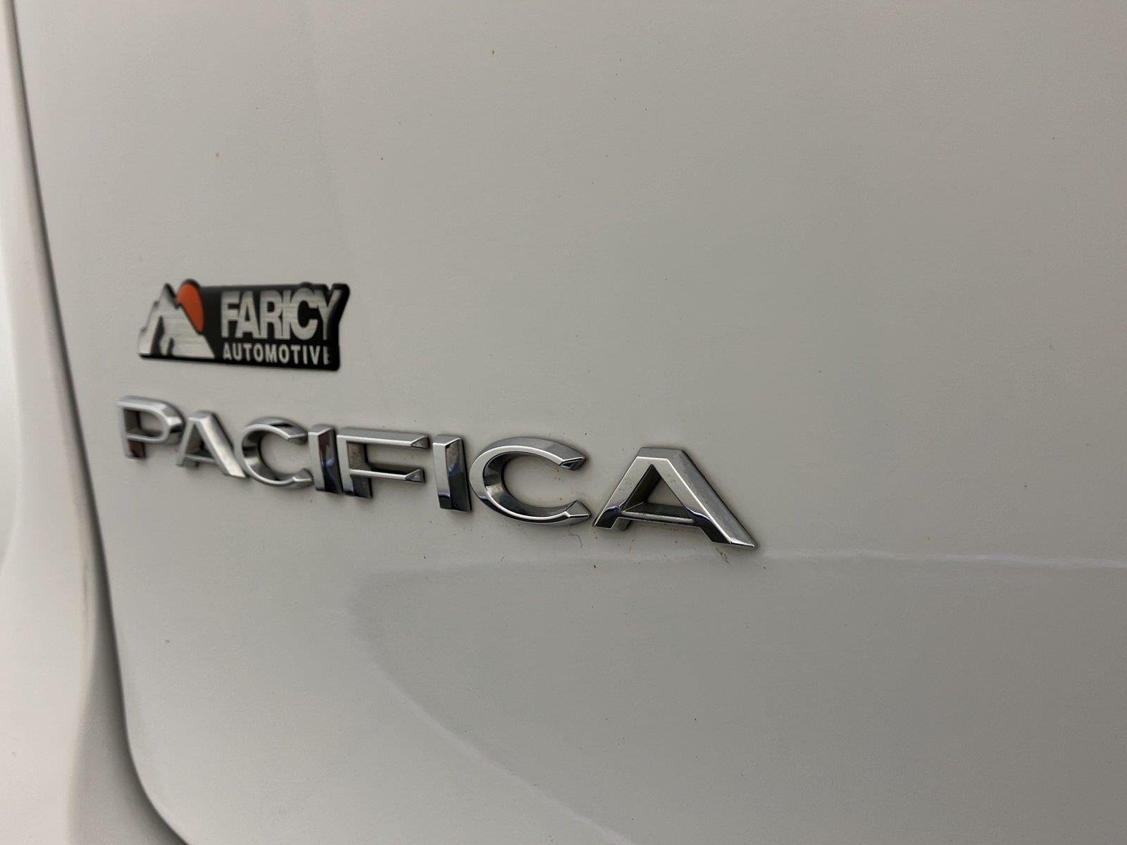 Used 2023 Bright White Clearcoat Chrysler Hybrid Touring L image 38