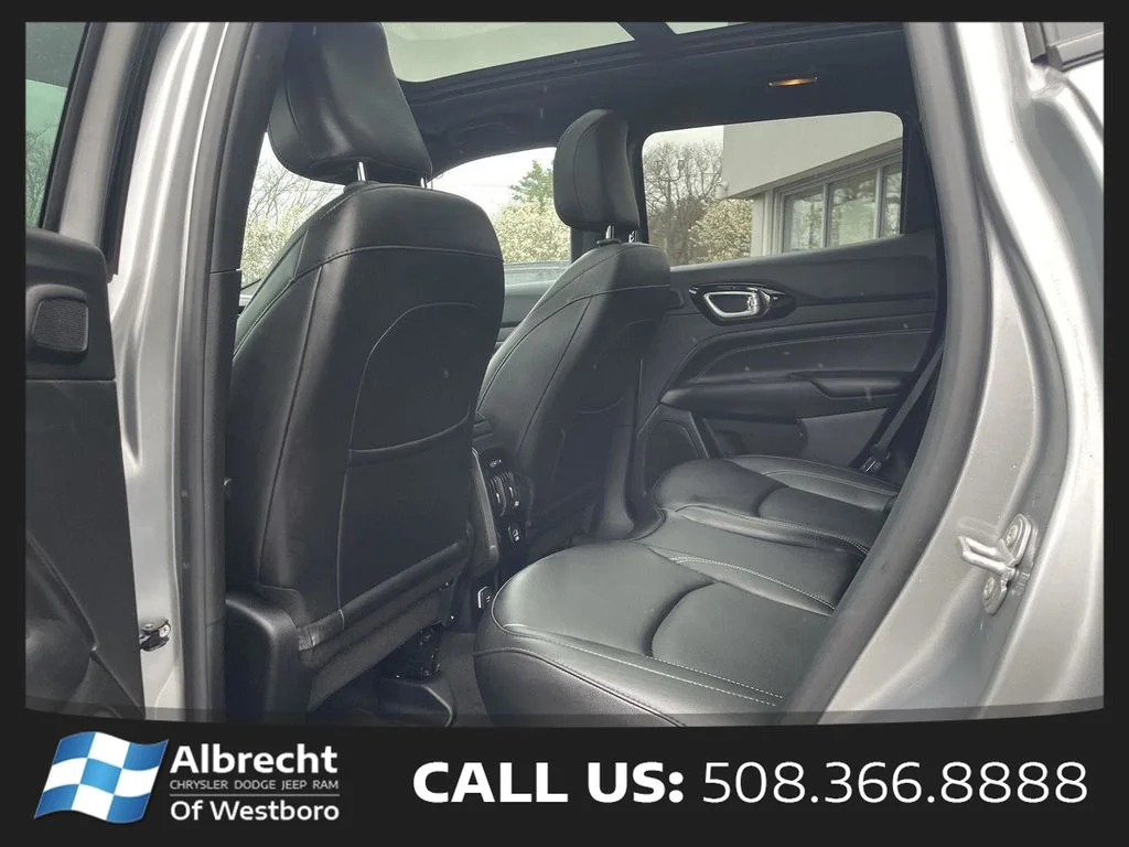 Used 2023 Silver Jeep Limited image 12