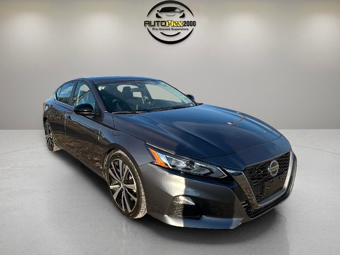 2022 Nissan Altima SR
