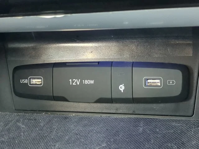 Used 2022  Hyundai Limited image 27