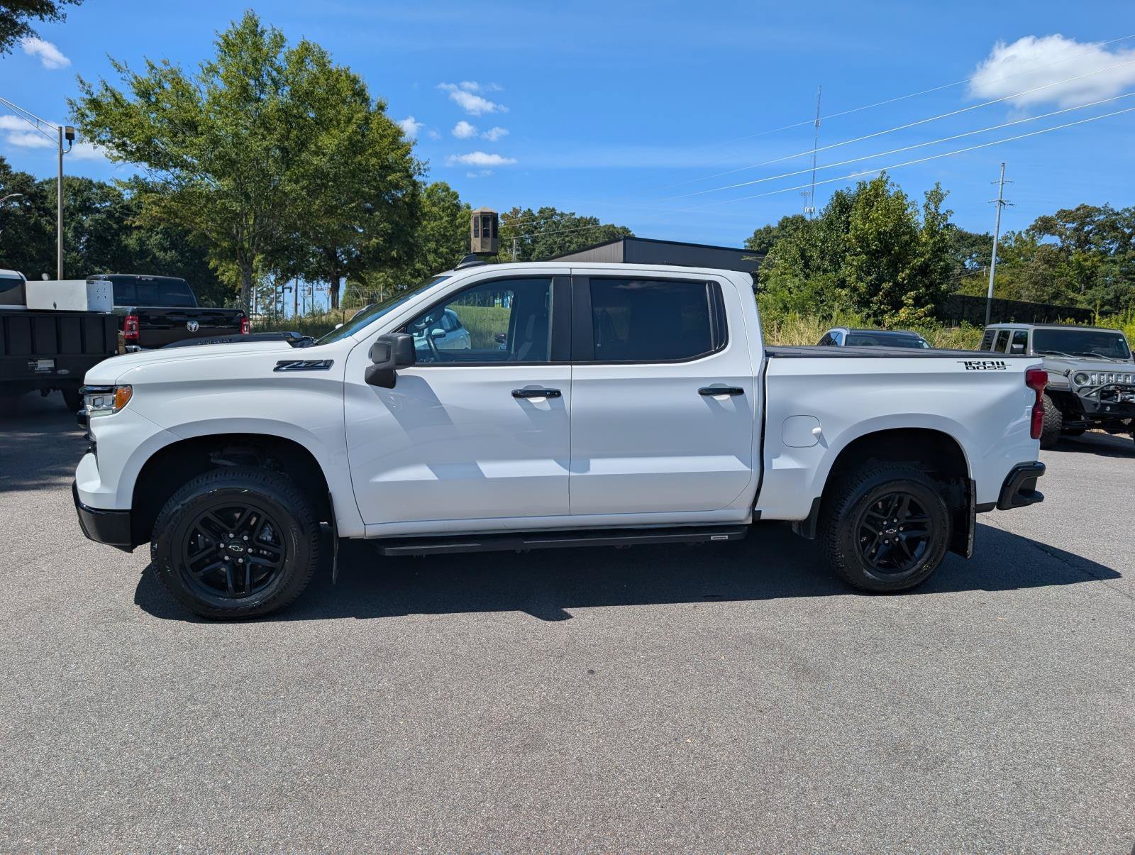 2023 Chevrolet Silverado 1500 LT Trail Boss - Photo 11