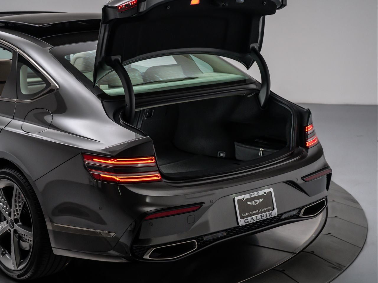 New 2026 Makalu Gray Genesis 2.5T SPORT PRESTIGE image 11