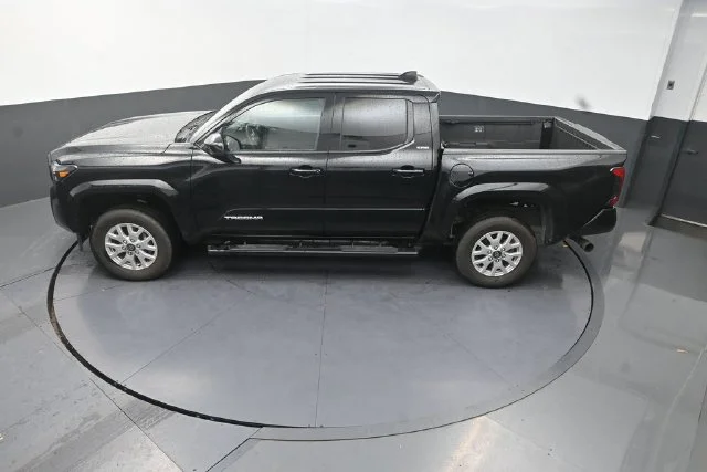 Used 2025 Black Toyota SR5 image 26