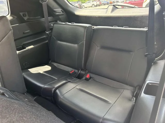 Used 2024  Mitsubishi SE image 18