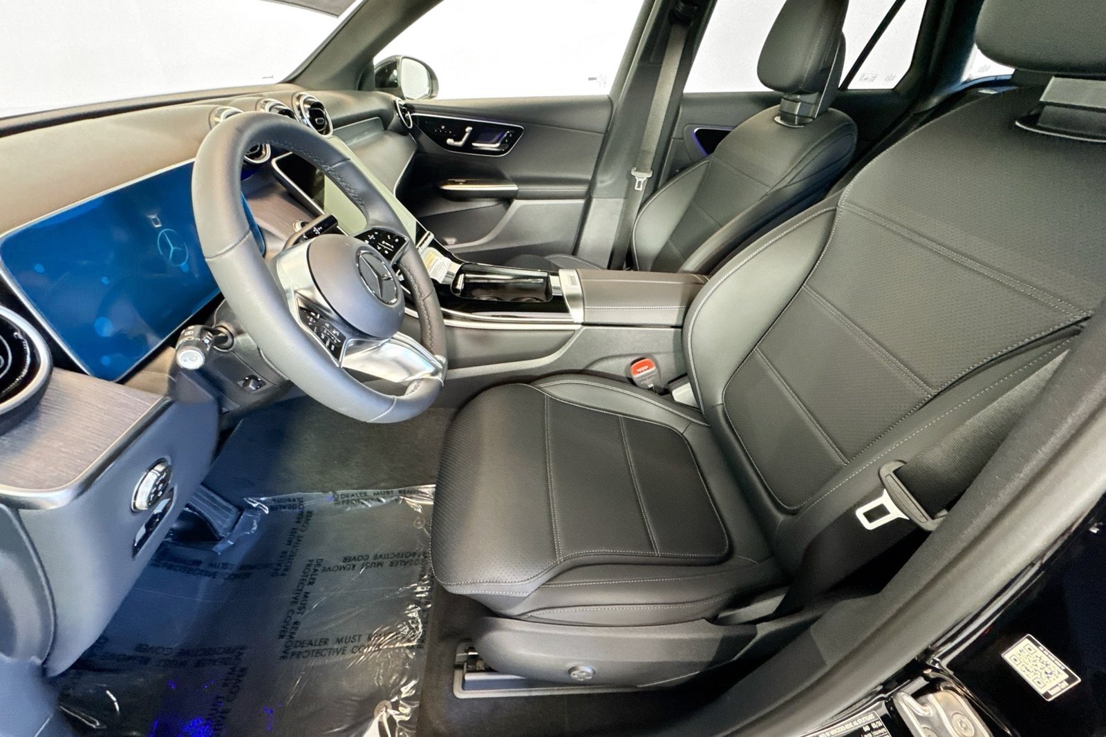 New 2026 Black Mercedes-Benz GLC 300 image 17