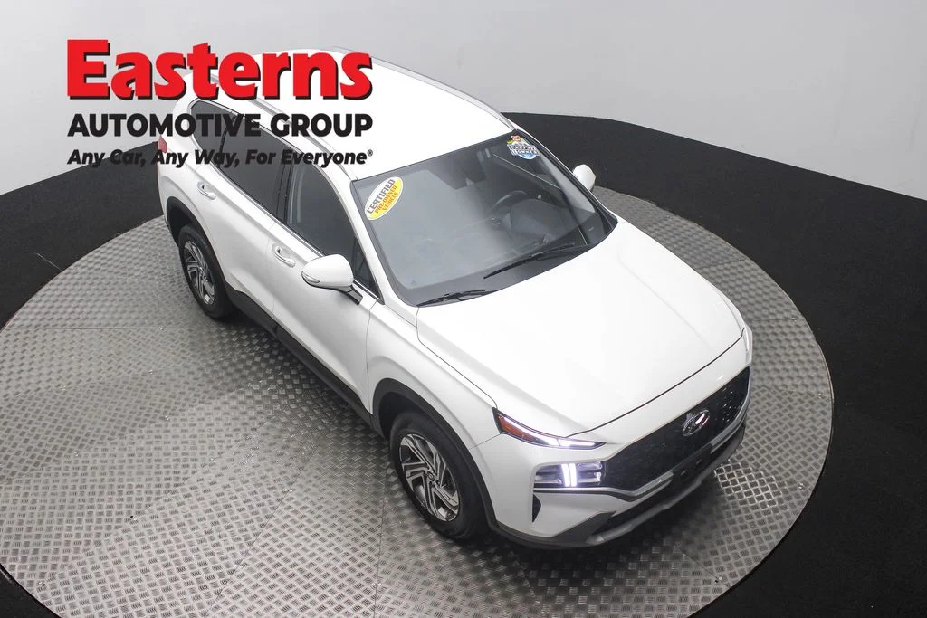 Used 2023 White Hyundai SEL image 3