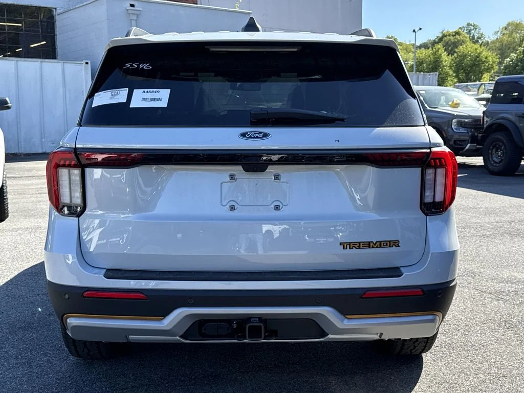 New 2026 White Ford Tremor image 4