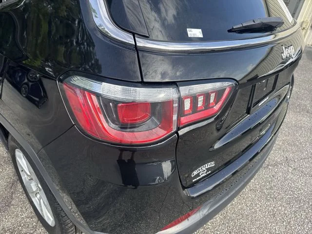 Used 2018 Black Jeep Latitude image 32