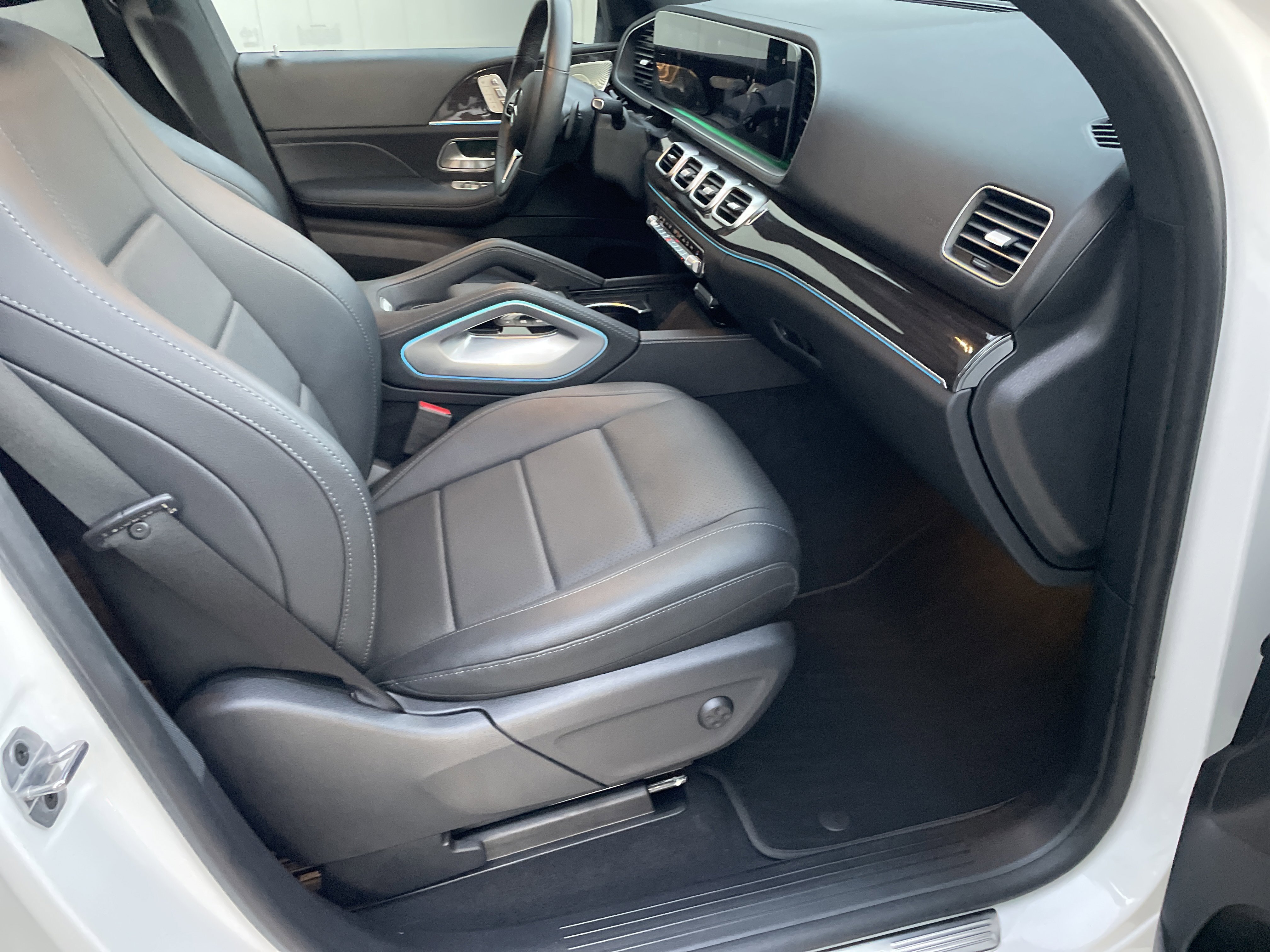 Certified Used 2023 Polar White Mercedes-Benz GLE 350 SUV image 47