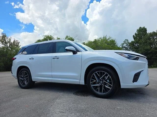 New 2026 Wind Chill Pearl Lexus PREMIUM AWD image 8