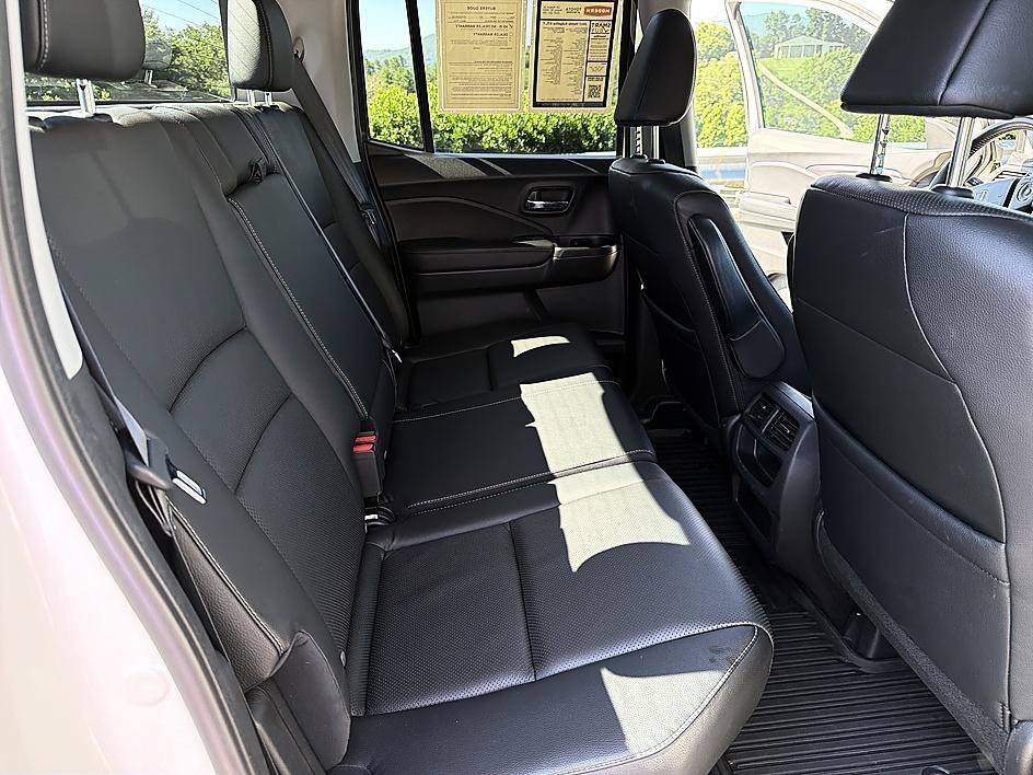 Used 2017 White Diamond Pearl Honda RTL-T image 20
