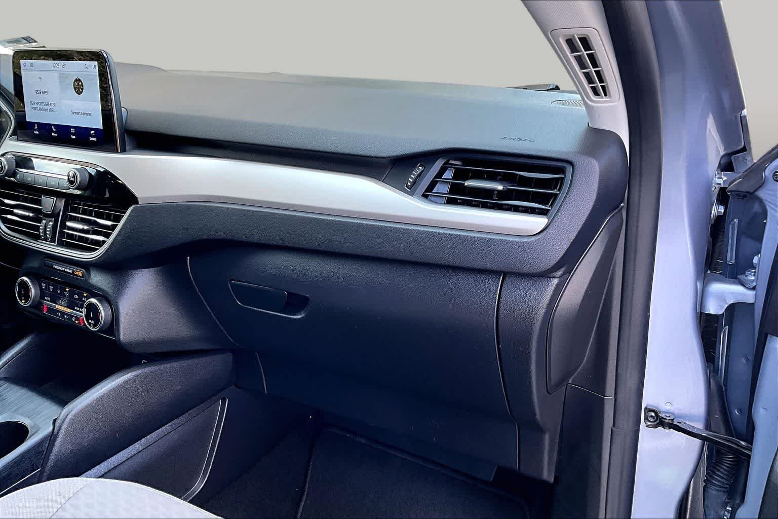 Used 2022 Iced Blue Silver Ford SE image 19