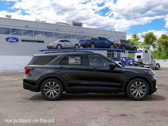 New 2027 Agate Black Metallic Ford ST-Line image 6