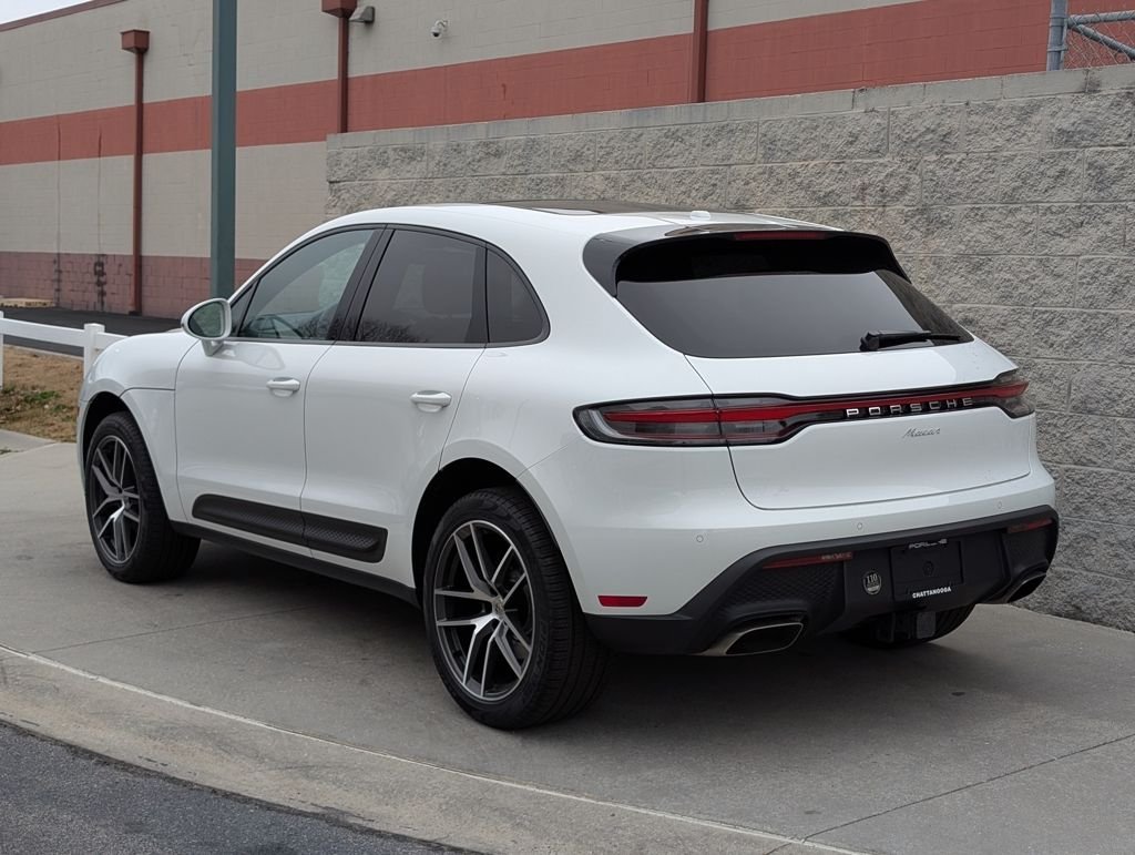 2025 Porsche Macan T - Photo 3