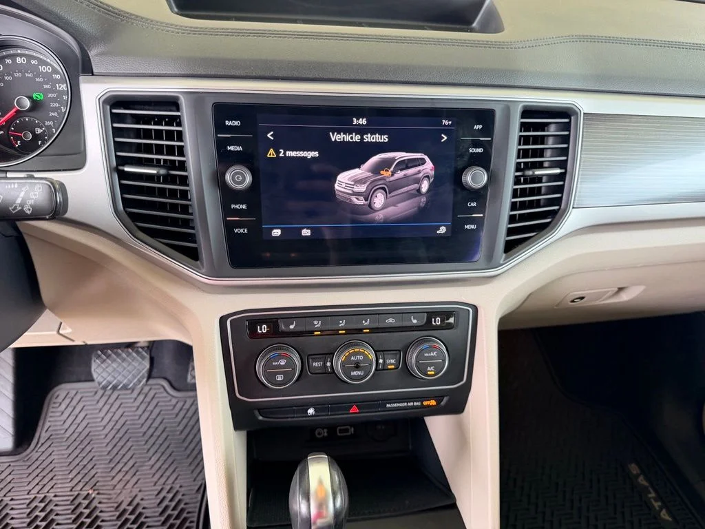 Used 2019 Black Volkswagen 3.6L V6 SE image 23