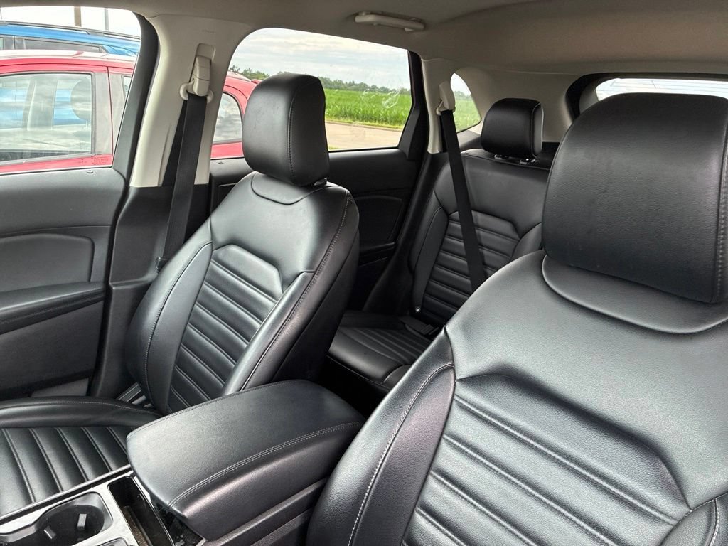 Used 2020 Grey Ford SEL image 4