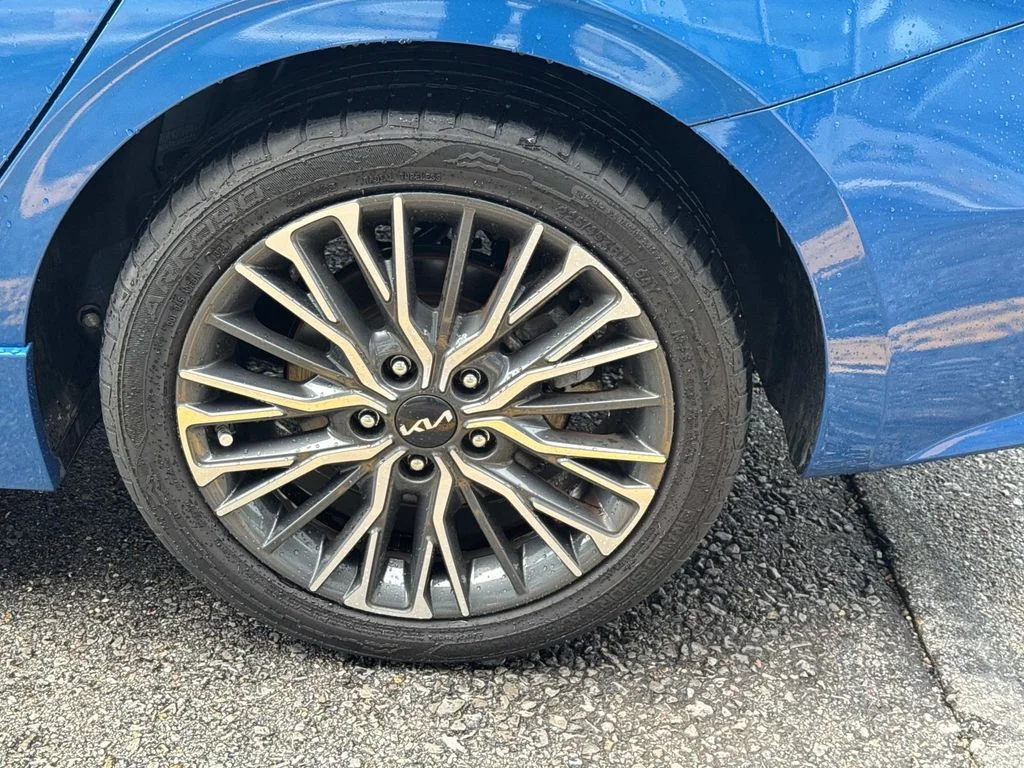 Certified Used 2023 Blue Kia GT-Line image 5