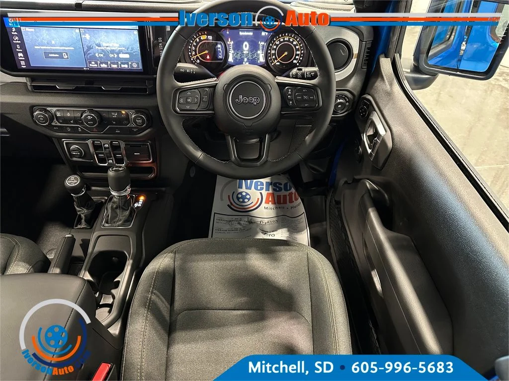 New 2026 Hydro Blue Pearlcoat Jeep Sport RHD image 24