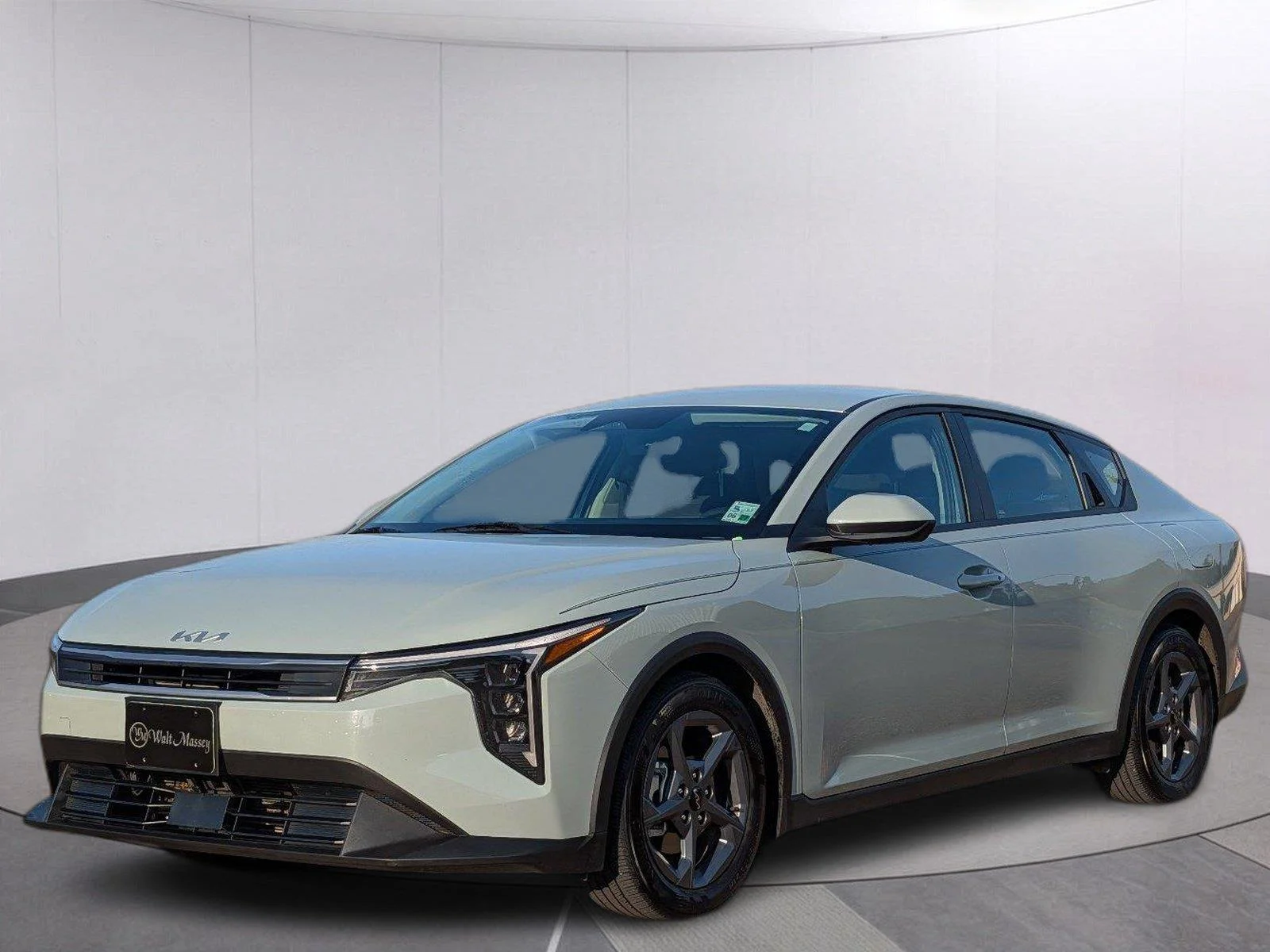 Used 2025 Morning Haze Kia LXS image 1