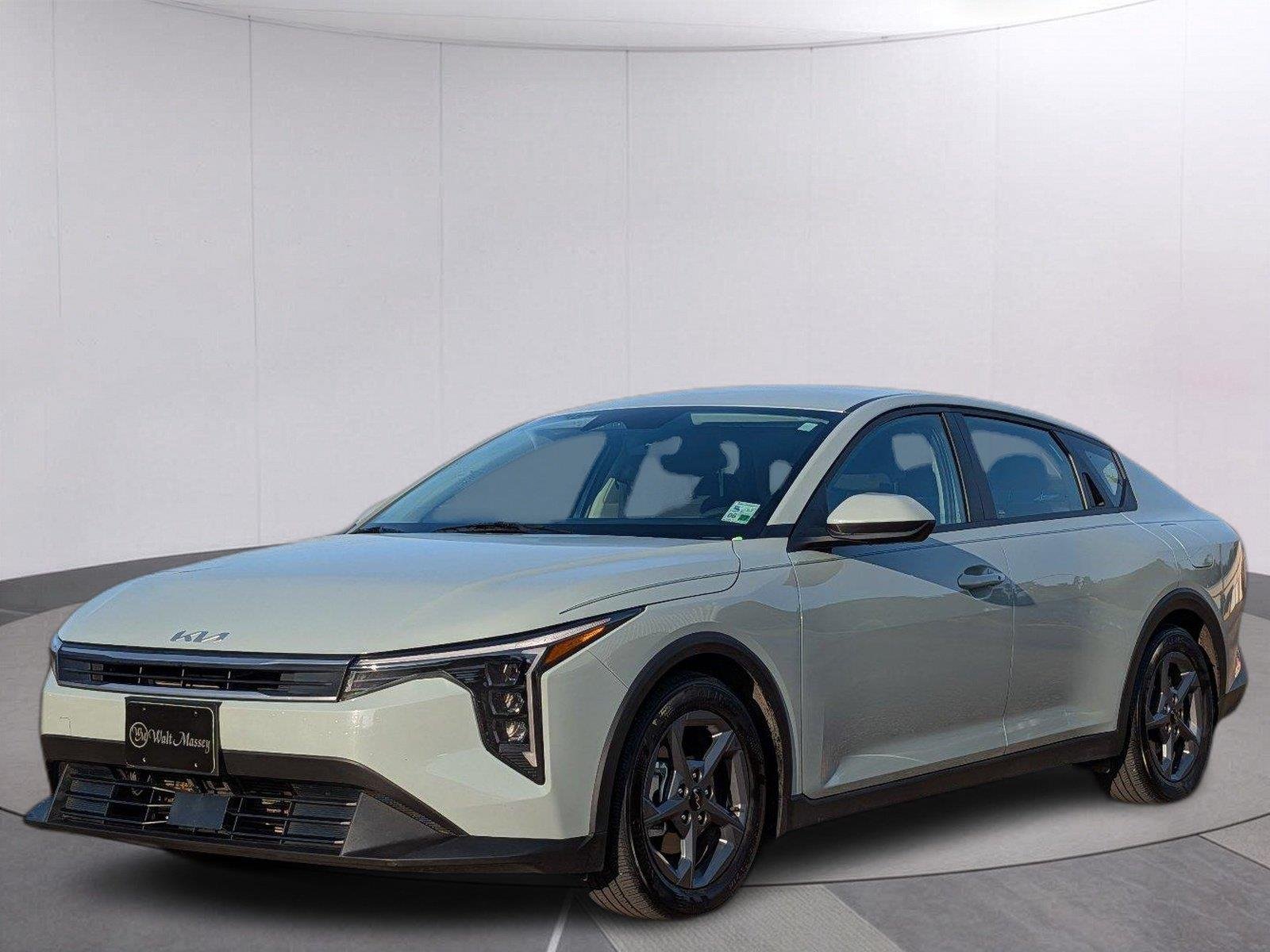 Used 2025 Morning Haze Kia LXS image 1