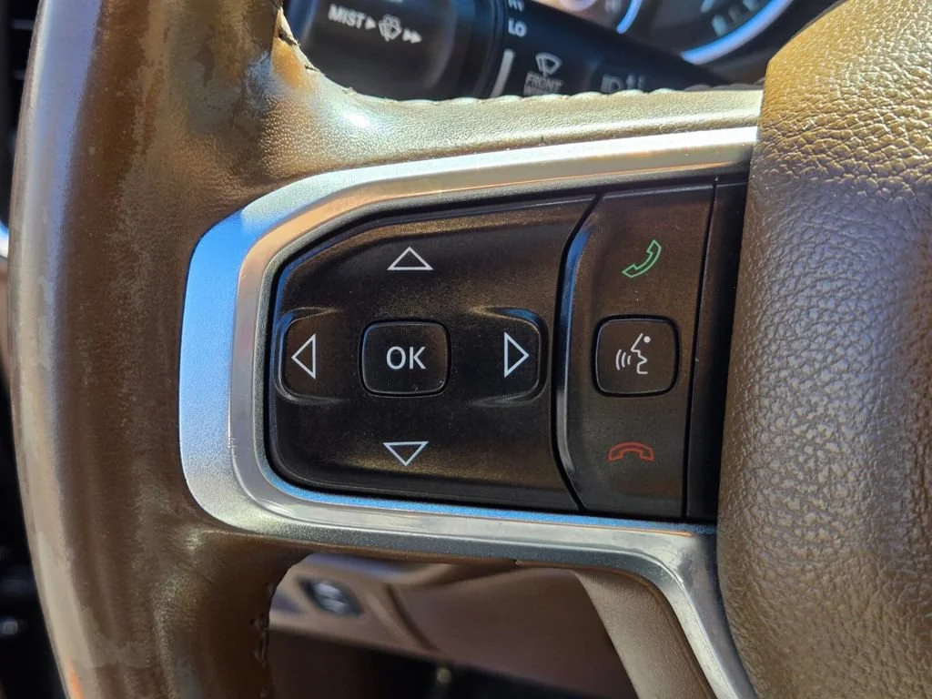 Used 2021 Diamond Black Cry Ram Laramie image 23