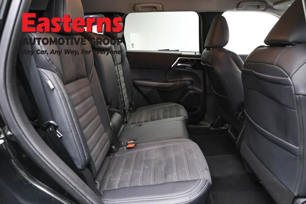 Used 2024 Black Mitsubishi SE image 22