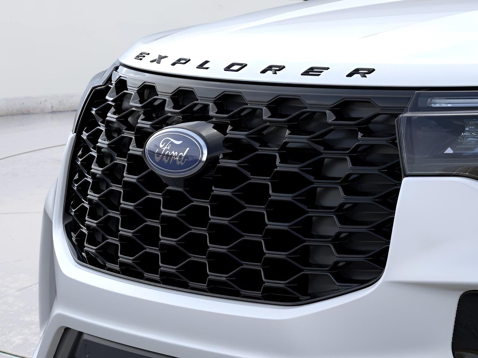 New 2026 Star White Metallic Tri-Coat Ford ST-Line image 17